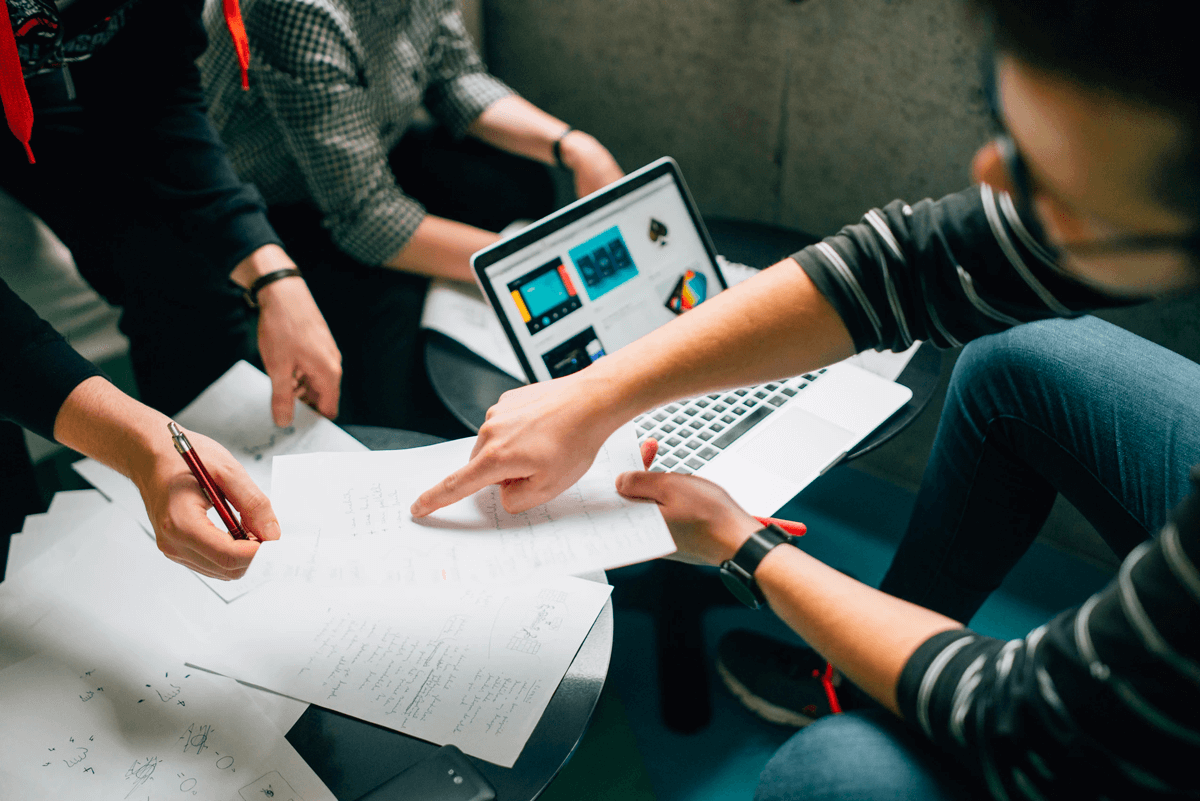 You do not need to be a marketing expert to run successful Facebook ads anymore.​